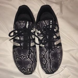 Adidas tennis shoes hardly worn